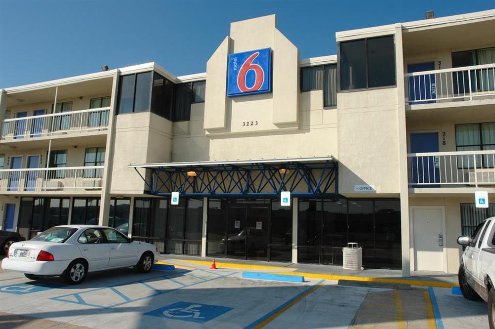 Motel 6 Houston, Tx - Medical Center - Nrg Stadium Olanaklar fotoğraf